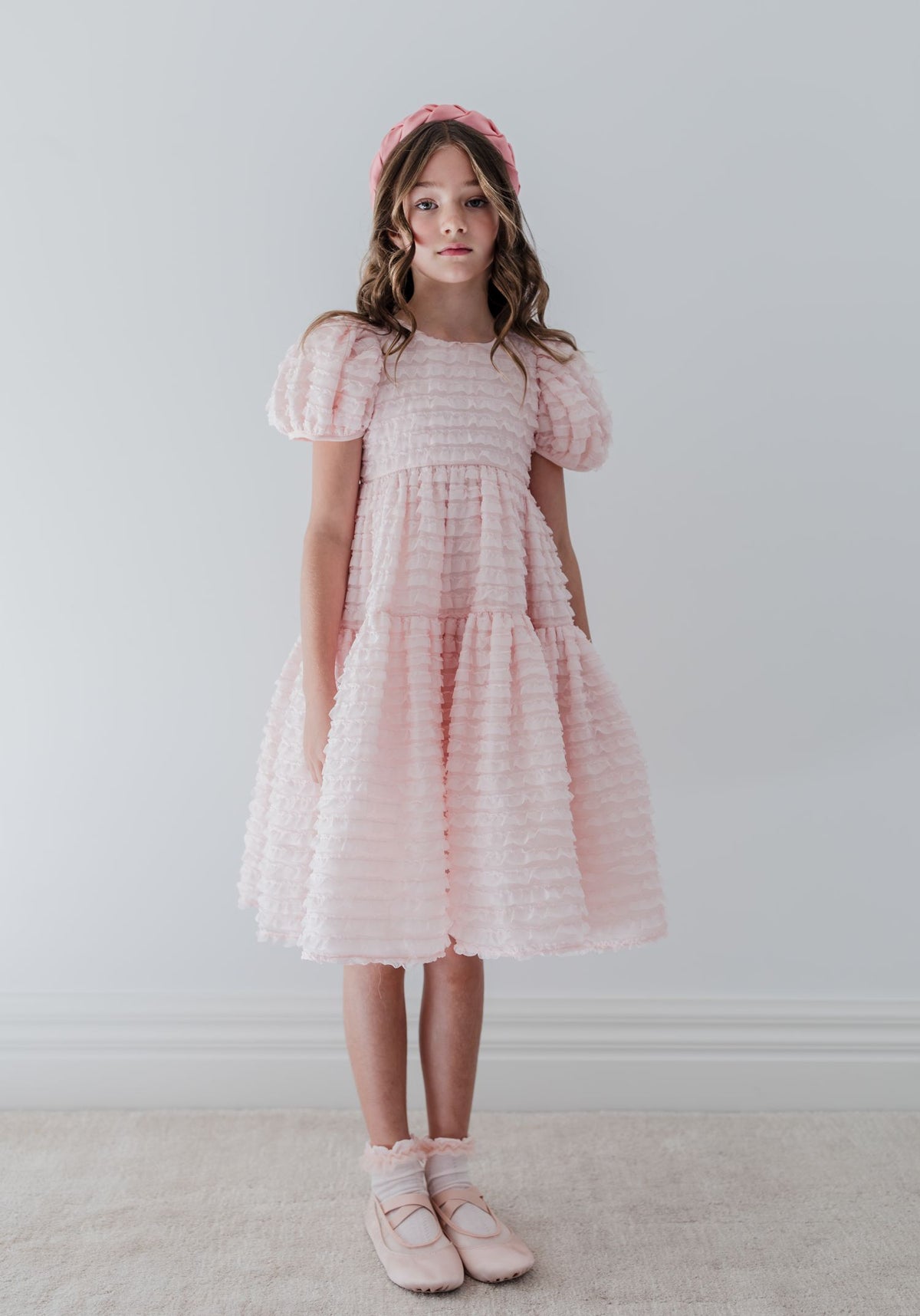 PETITE AMALIE S/S FRILLY RIBBON DRESS