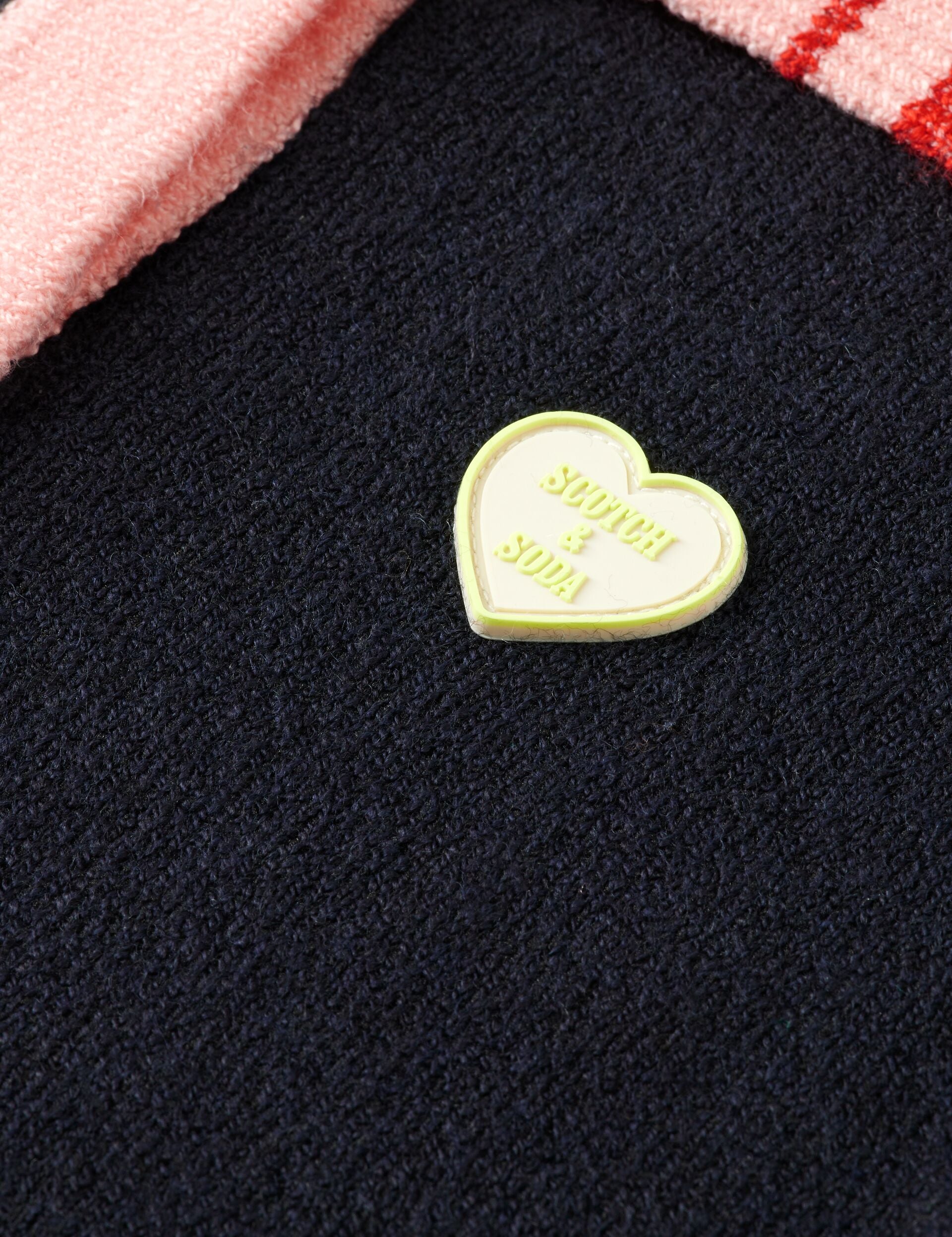 SCOTCH & SODA CHEST LOGO SPORTY HEART LOGO SWEATER