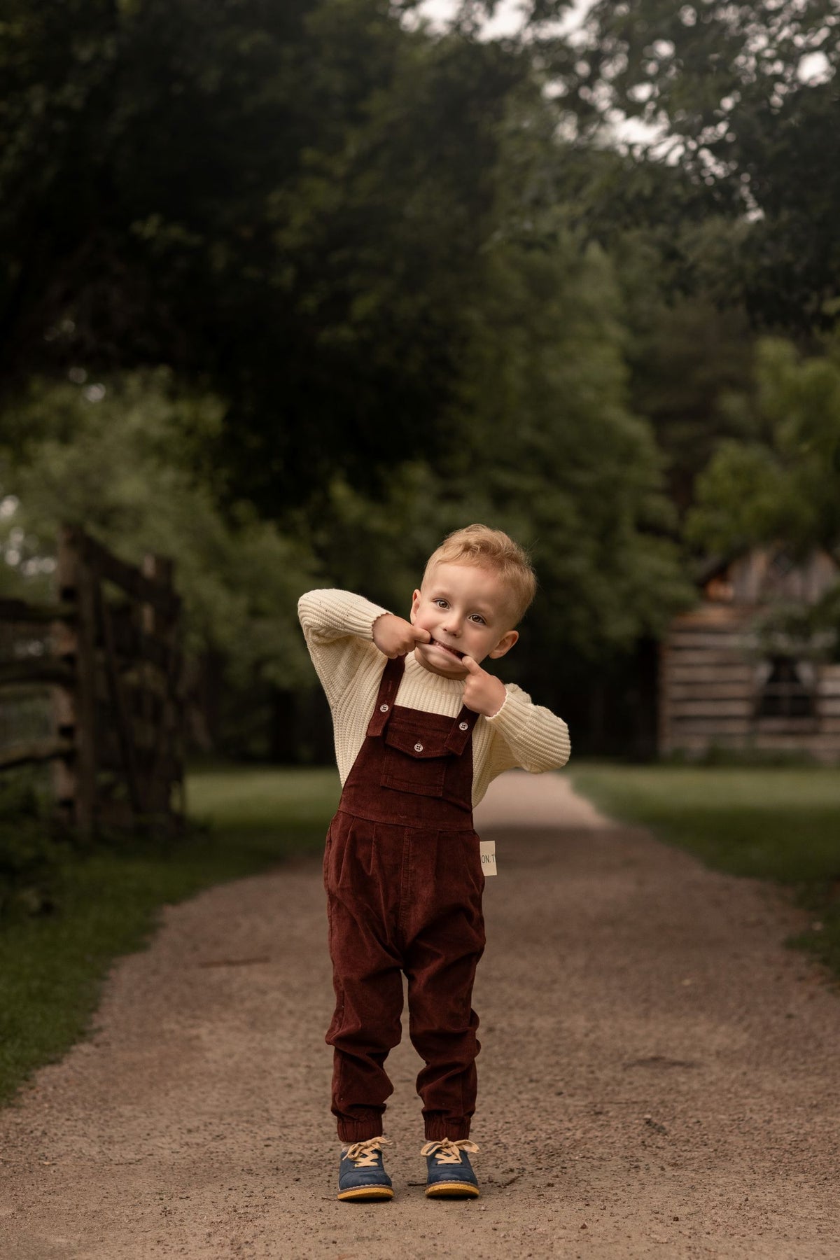 BIRNHAM ON THE SEA 2PC CABLEKNIT CREW WITH FRONT POCKET CORDUROY OVERALLS