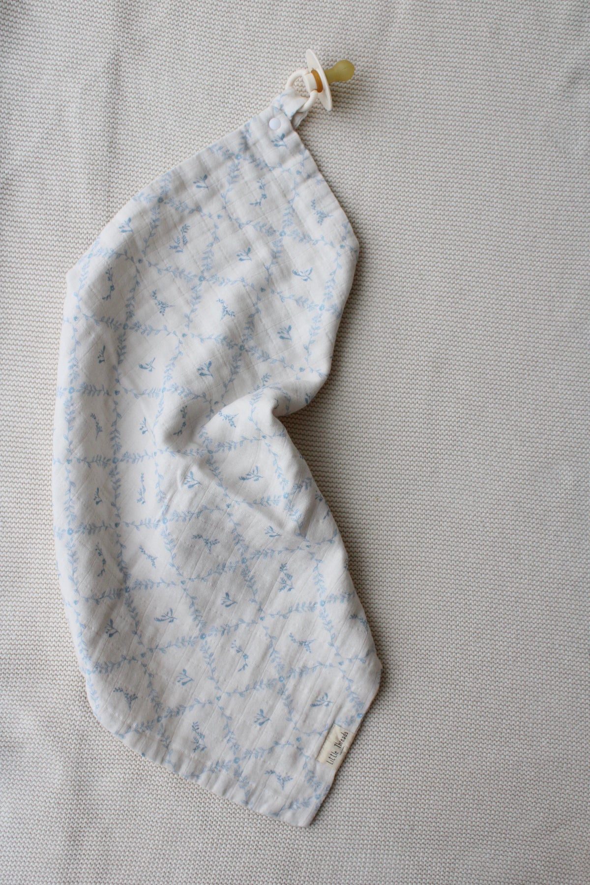 LITTLE THREADS LATTICE LOVEY