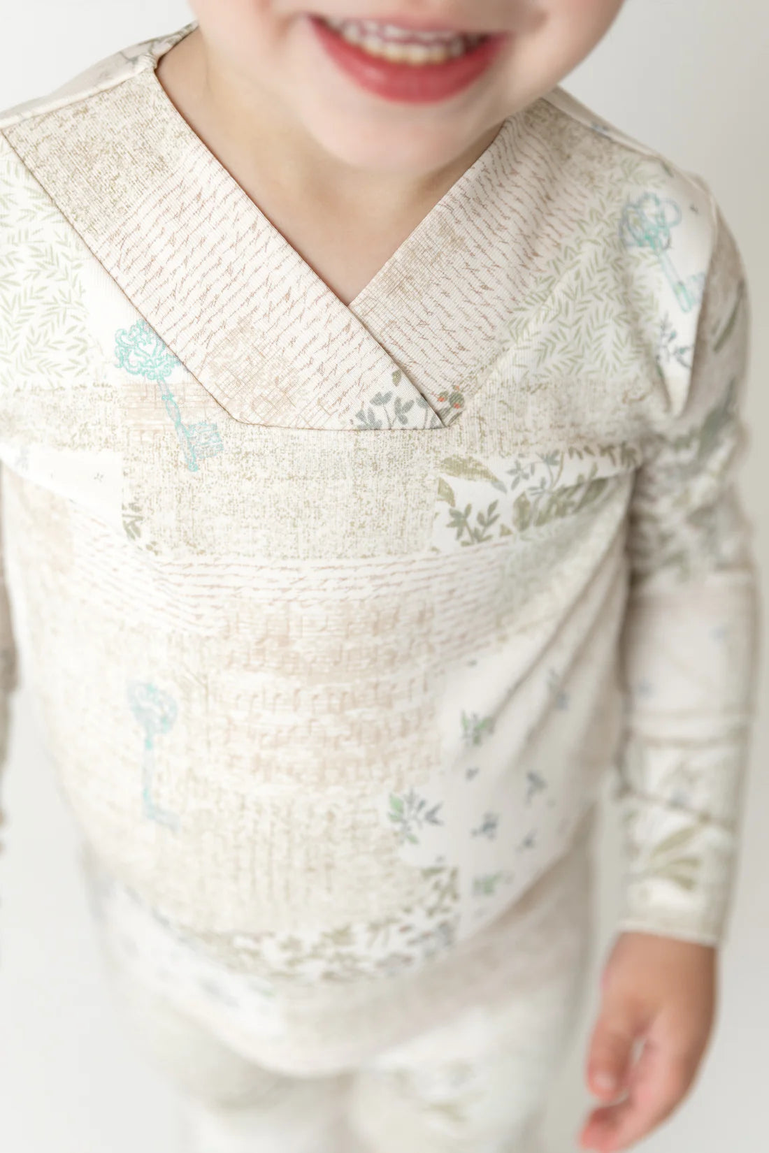 BEE & DEE 2PC ORGANIC PAPER PRINT PAJAMAS
