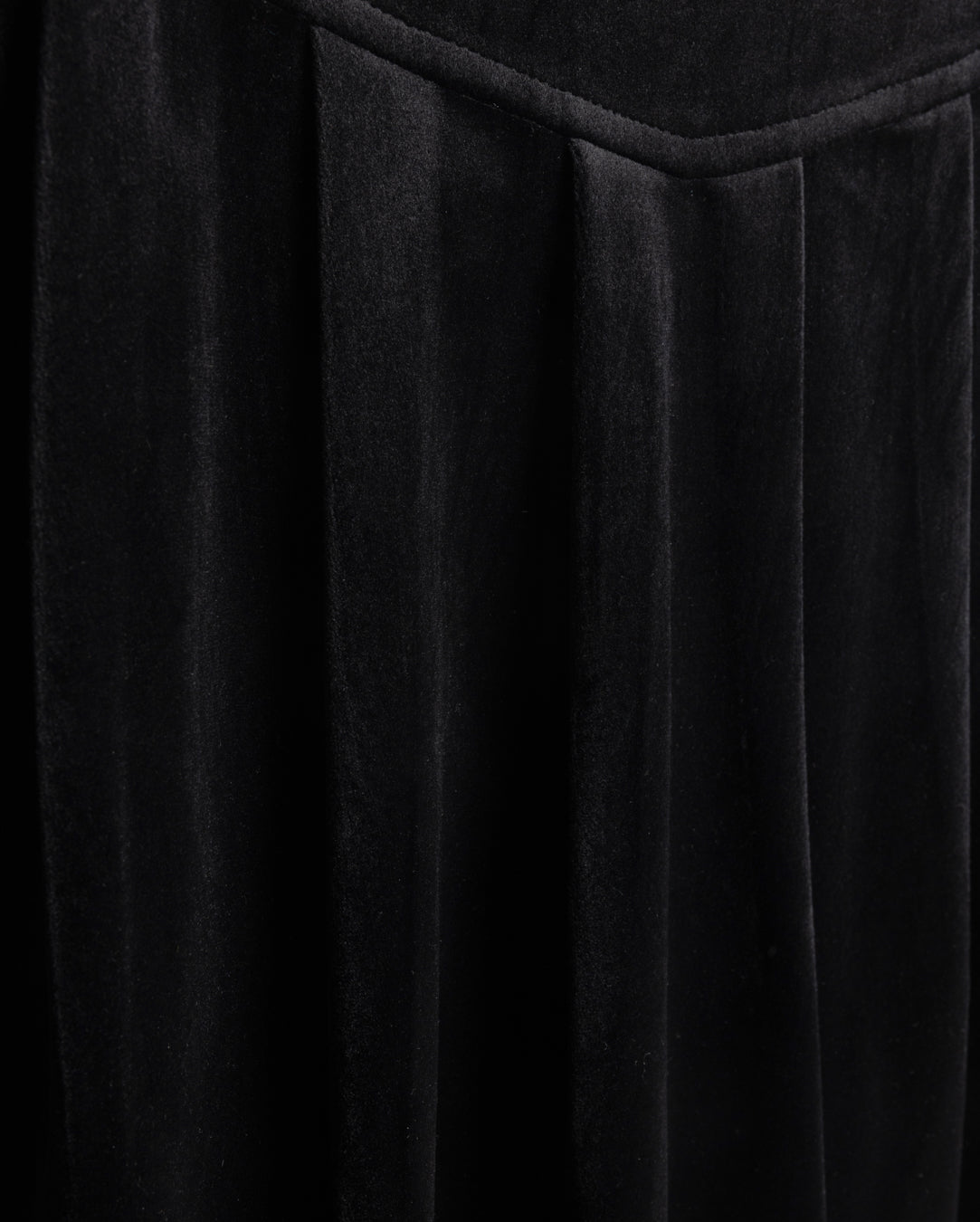 PAPILLON VELOUR V WAIST PLEAT SKIRT