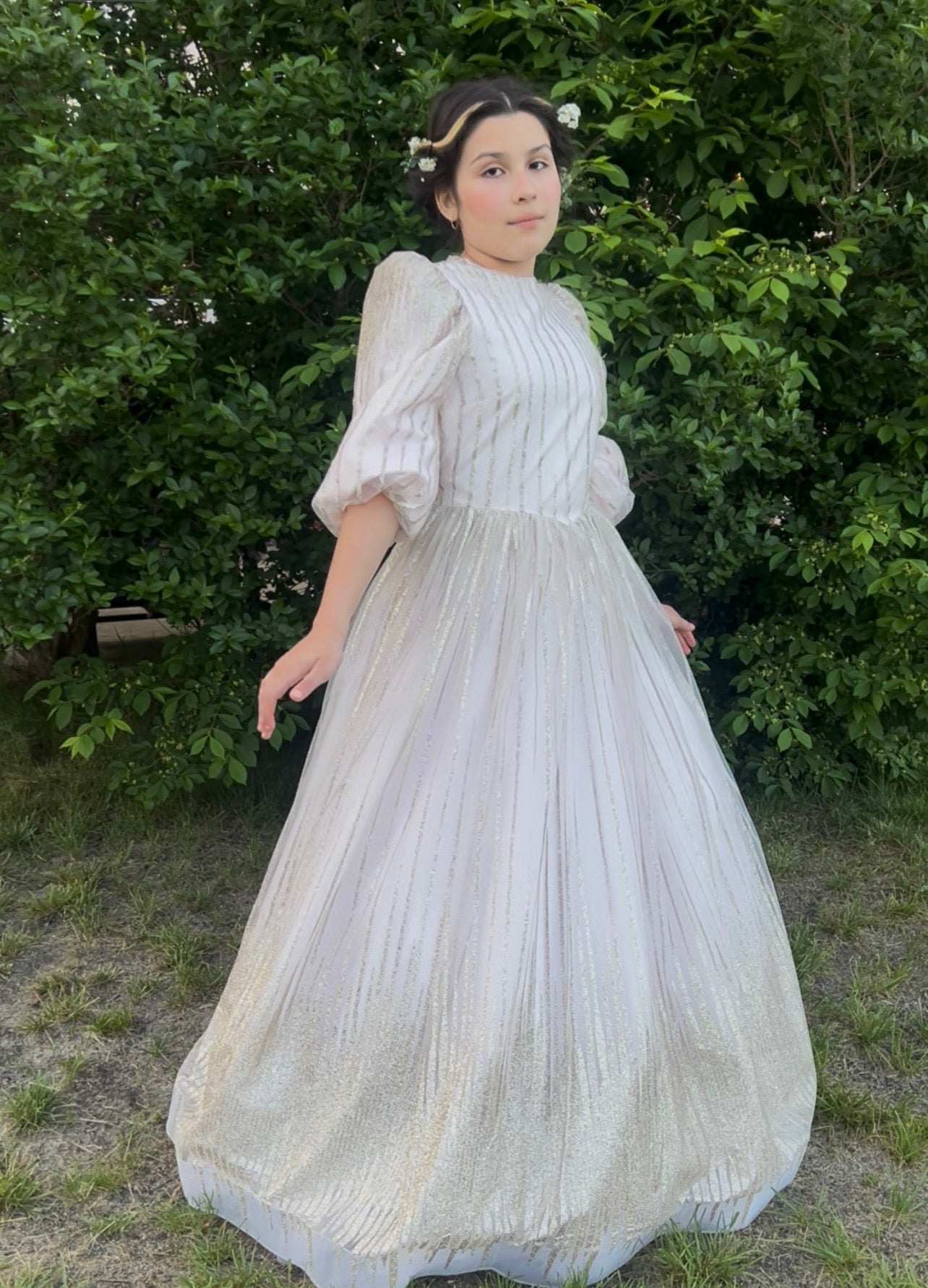 ZOE BUBBLE SLEEVE GLITTER LINES DETAIL TULLE GOWN