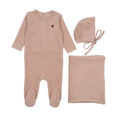 MEMA KNITS 3PC RIBBED VELOUR HEART EMBROIDERED FOOTIE. BONNET & BLANKET SET