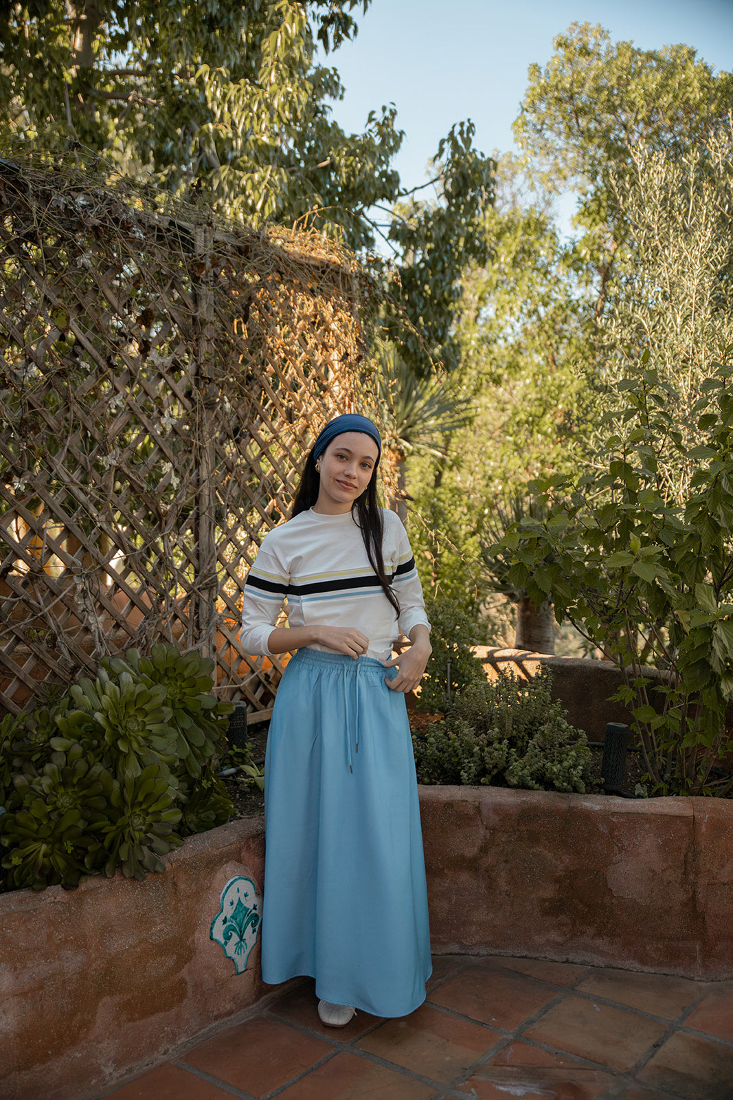 TEA CONTRAST WAISTBAND MIDI SKIRT