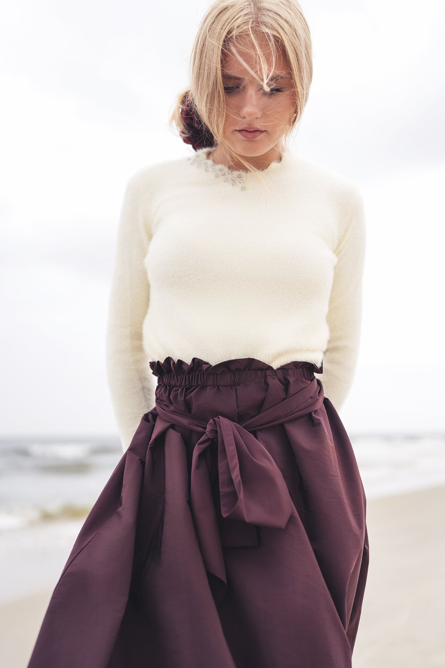 GEM FURRY SCAOLLOPED SWEATER