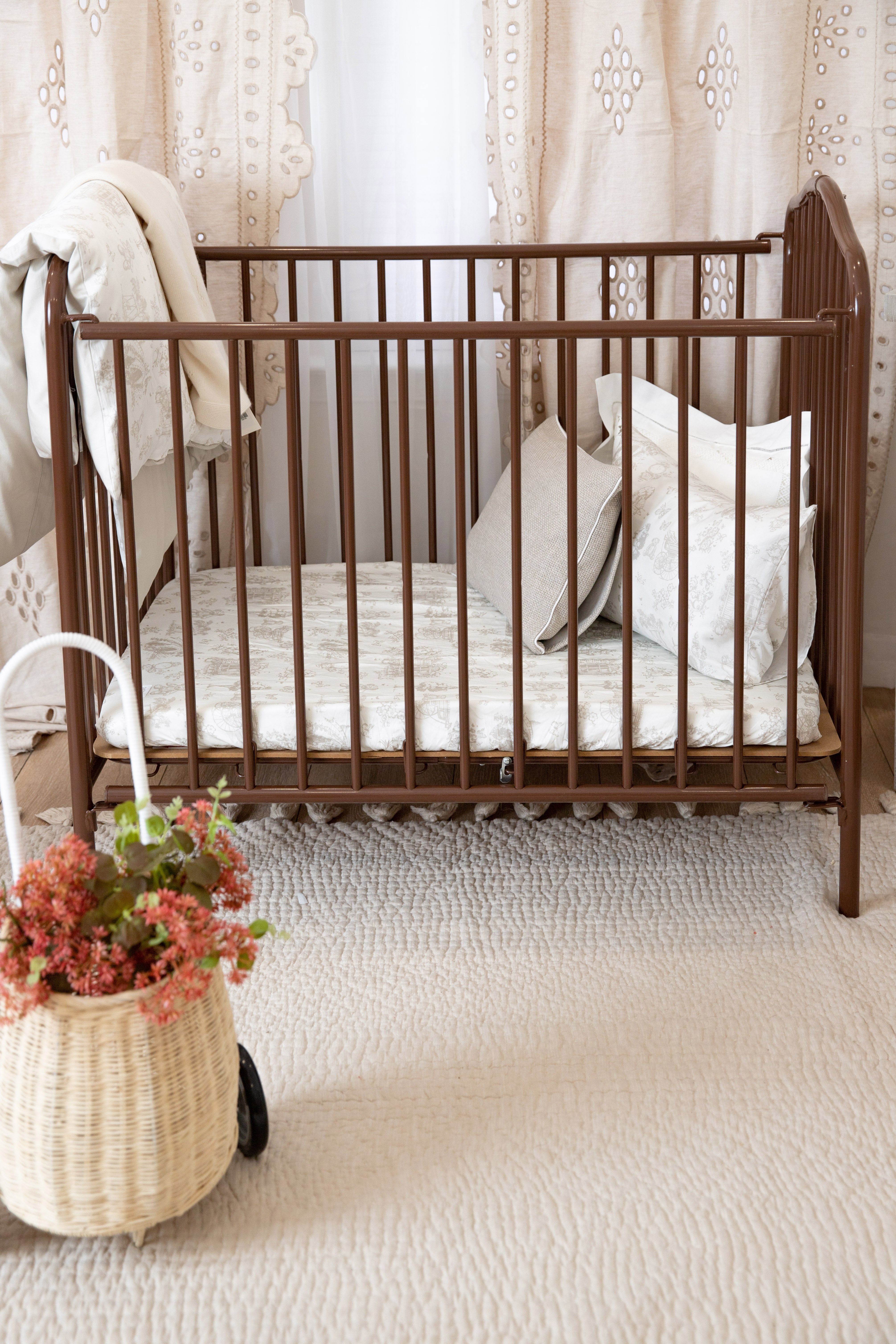 Nursery Porter Cribs Baby Crib - Main Image