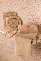 BEE & DEE 2PC PLAQUETTE VELOUR FOOTIE WITH BONNET SET