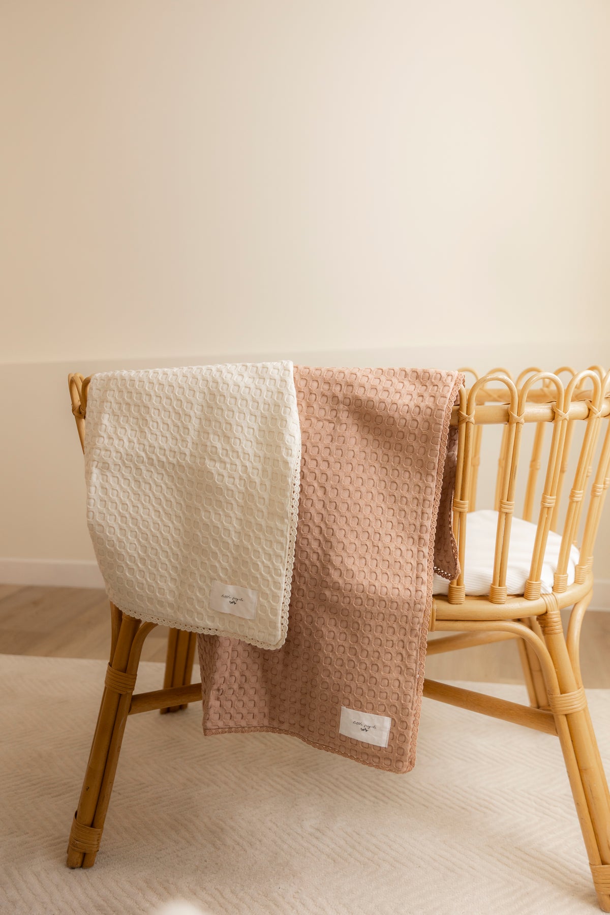 LITTLE FRAGILE TEXTURED WAFFLE BLANKET