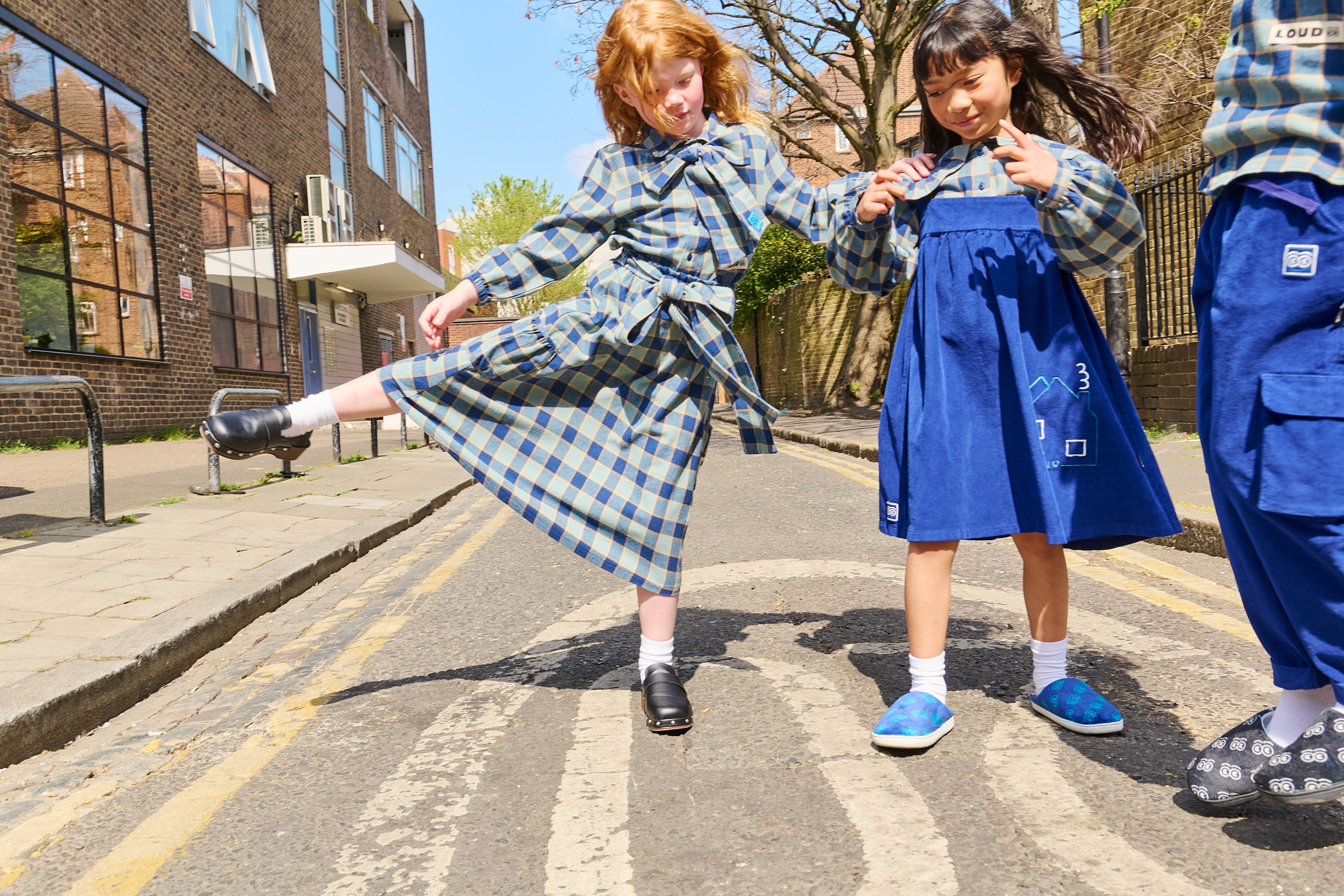 LOUD APPAREL "FRIENDLY LOGO TAPE CHECKED SKIRT