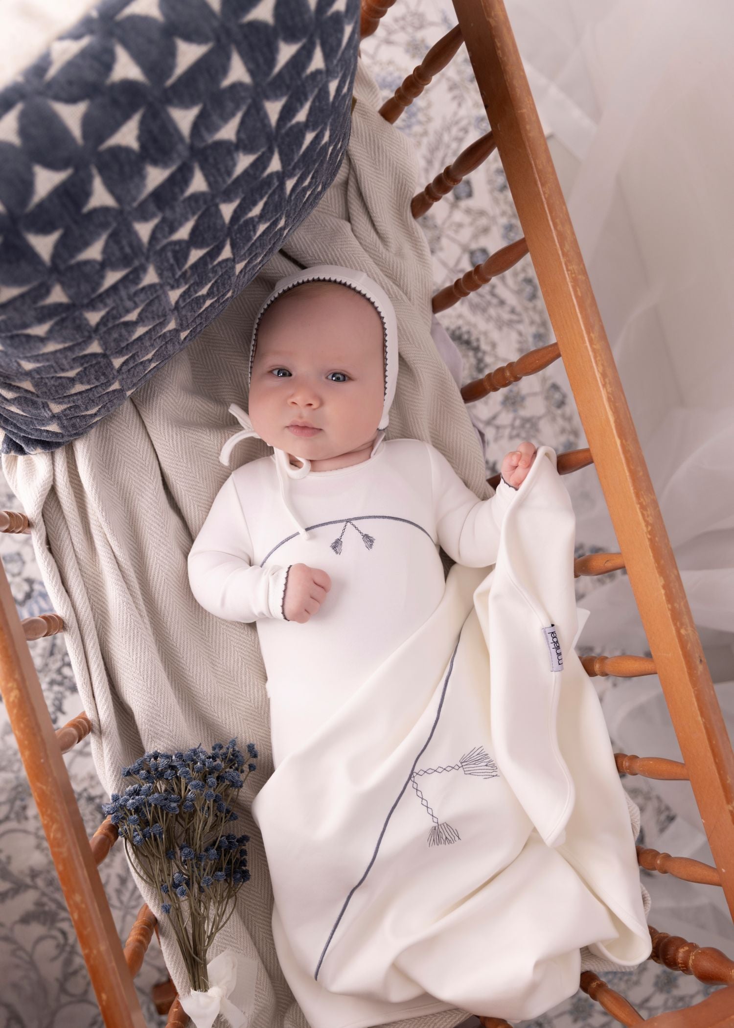 MINILABEL 3PC MINI EMBROIDERED TASSLE FOOTIE,BONNET WITH BLANKET SET